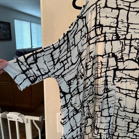 ASOS Woman’s Maternity Cold Shoulder White and Black Blouse size 8 - Picture 7 of 11